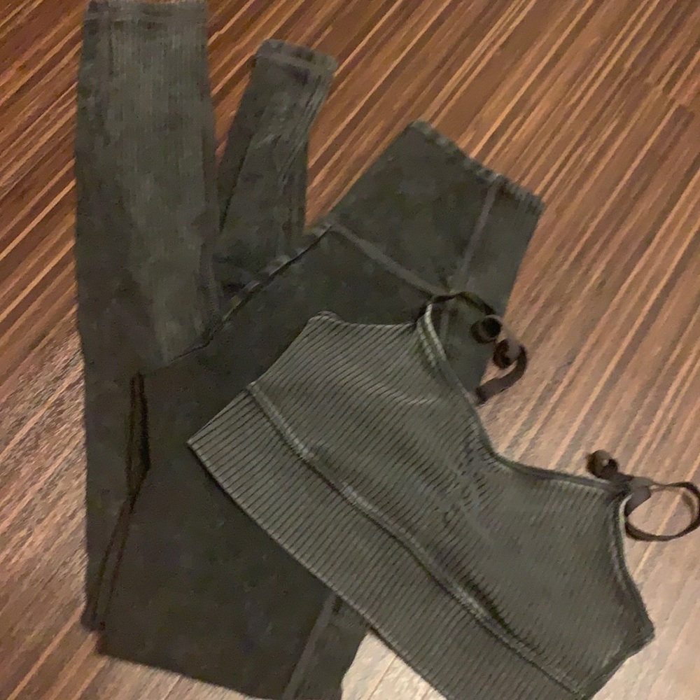 Aerie OFFLINE Ribbed Set - Black/Gray